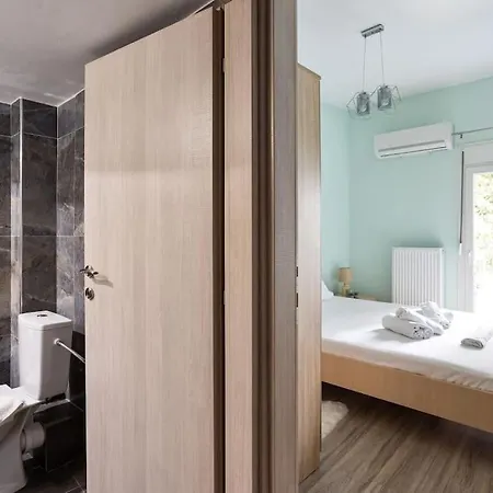Sunny Retro Apartment Near Centre Thessaloniki Exterior photo