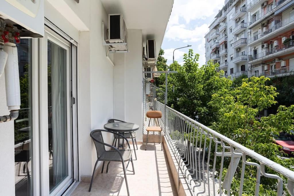Sunny Retro Near Centre Apartment